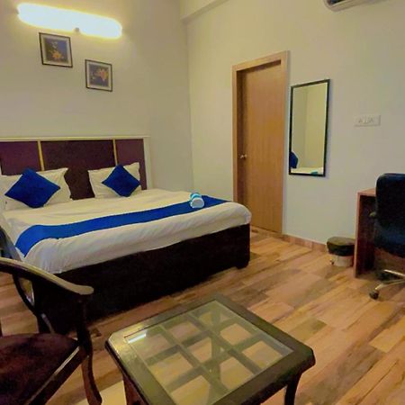 Hotel Arrow 19 Bareli Exterior foto