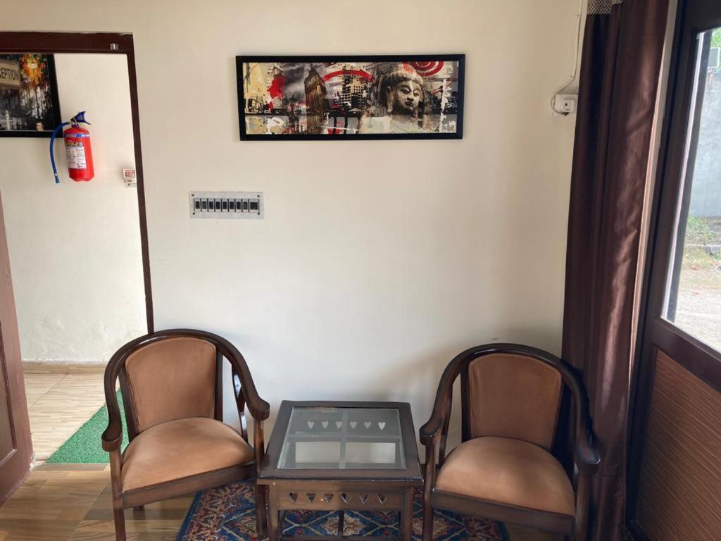 Hotel Arrow 19 Bareli Exterior foto