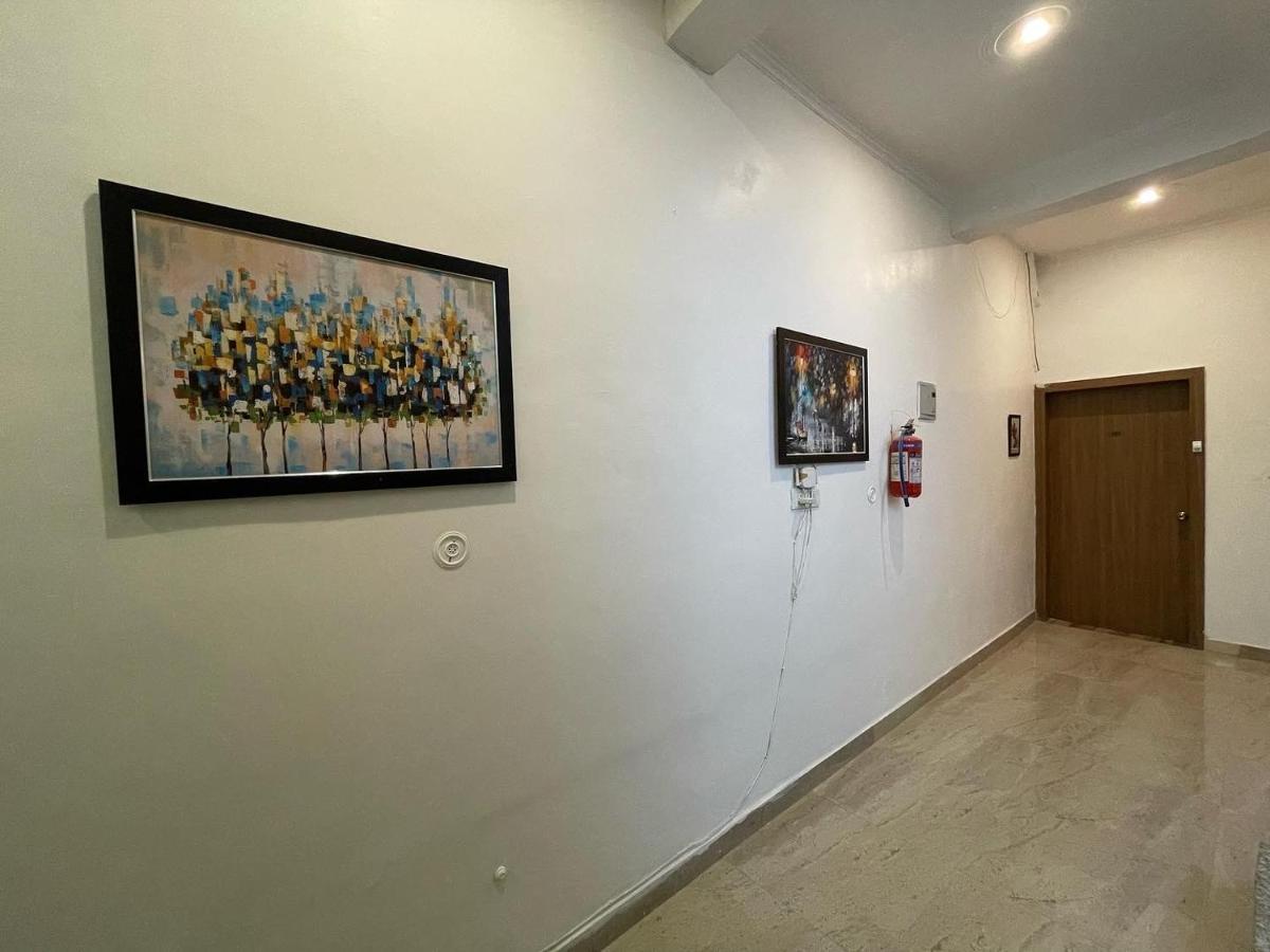 Hotel Arrow 19 Bareli Exterior foto