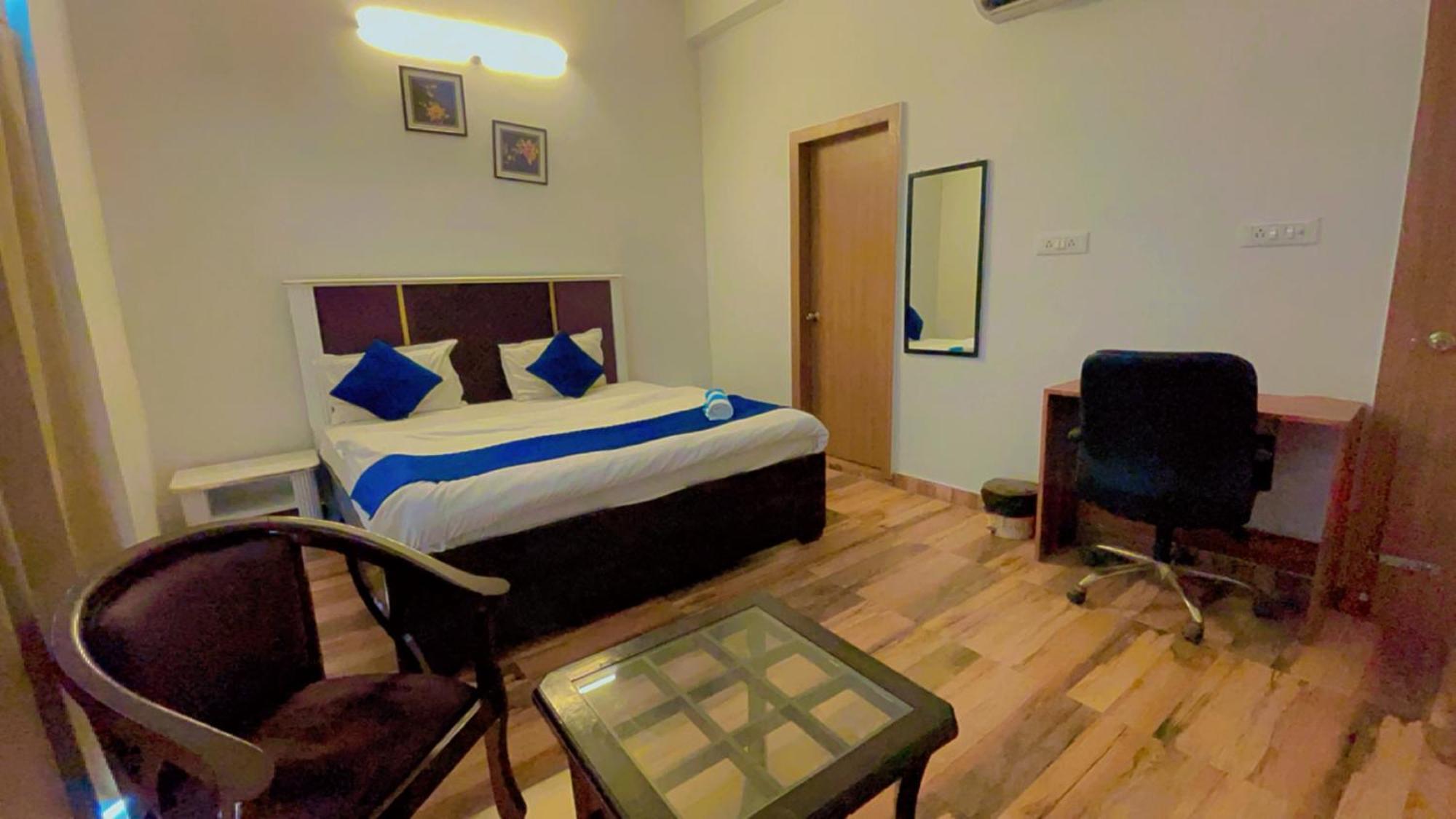 Hotel Arrow 19 Bareli Exterior foto