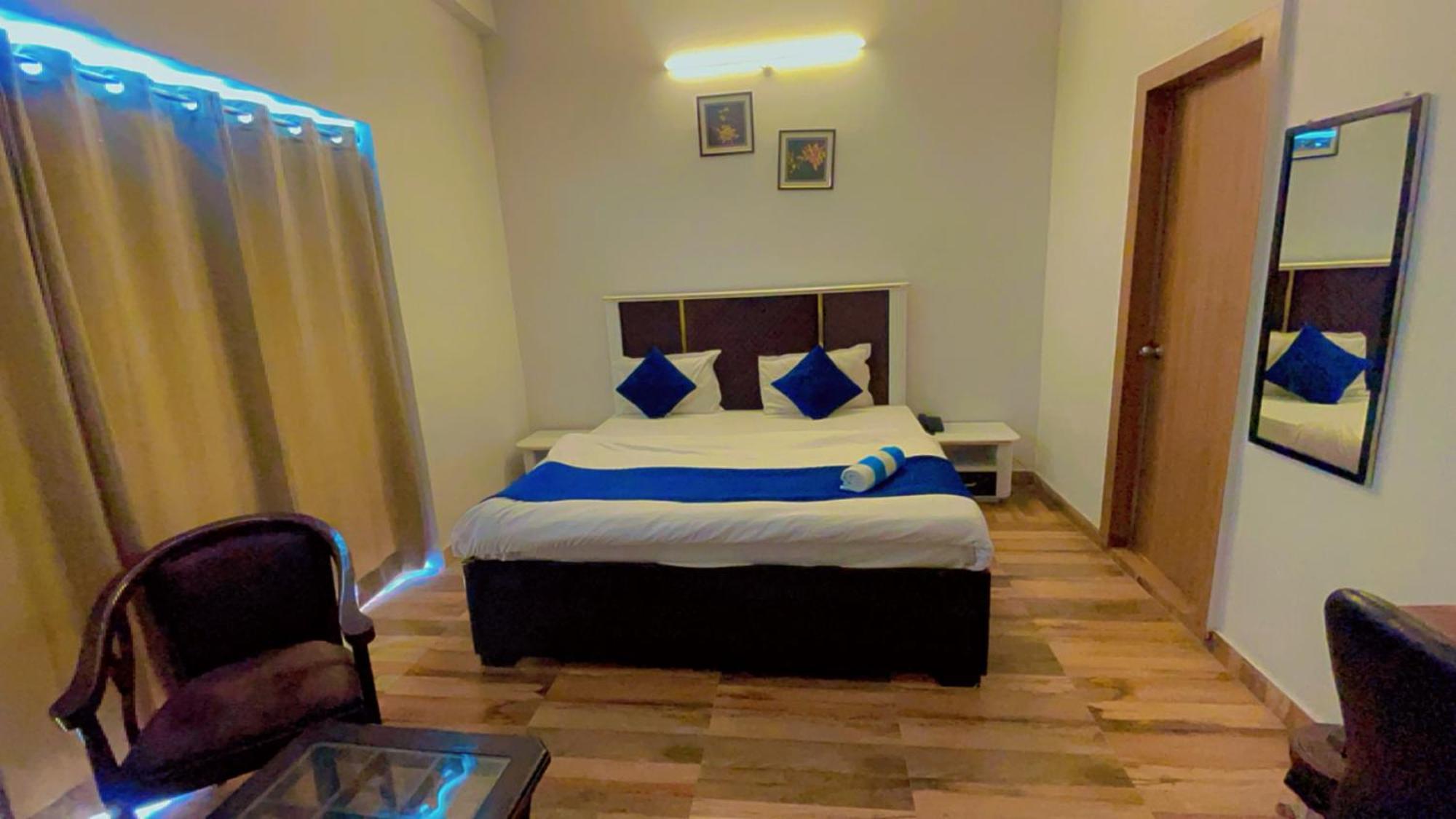 Hotel Arrow 19 Bareli Exterior foto